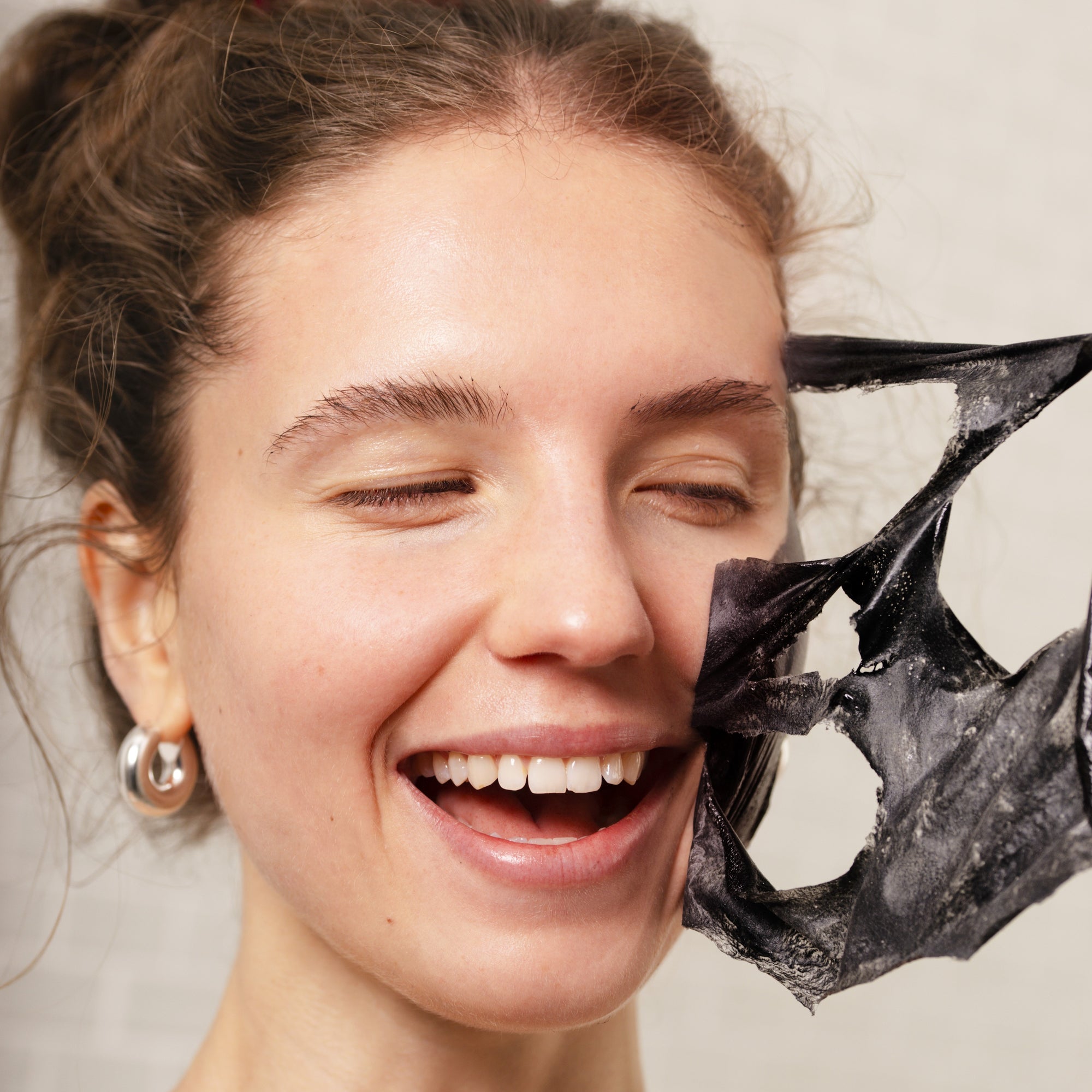 Charcoal Peel-Off Face Mask (3 Applications)